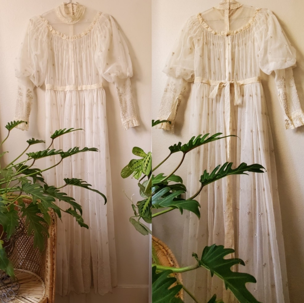 🚫SOLD🚫Vintage Mesh Bridal Dress - Picture 14 of 16